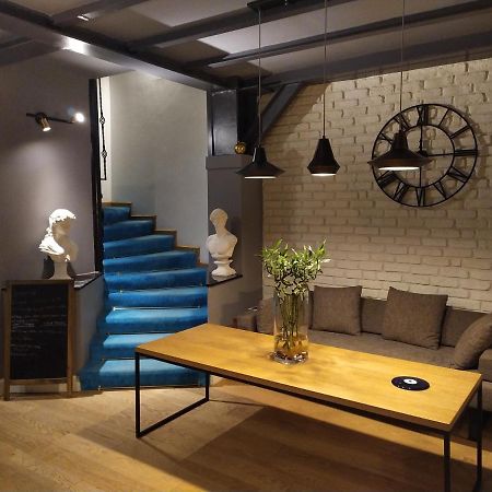 Jakaranda Hotel Istanbul Bagian luar foto