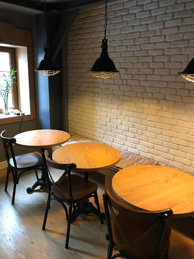 Jakaranda Hotel Istanbul Bagian luar foto