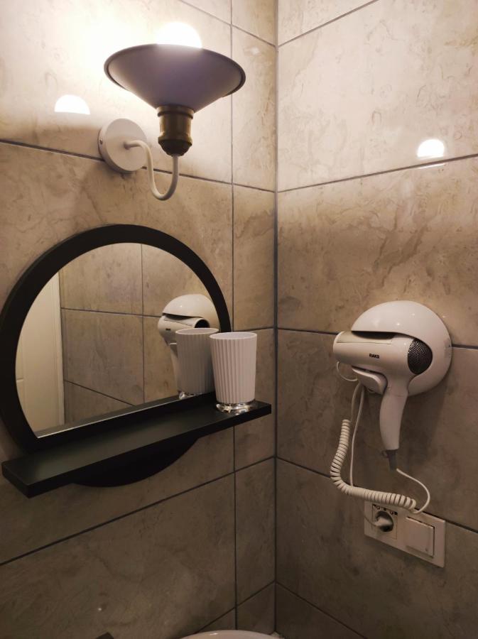 Jakaranda Hotel Istanbul Bagian luar foto