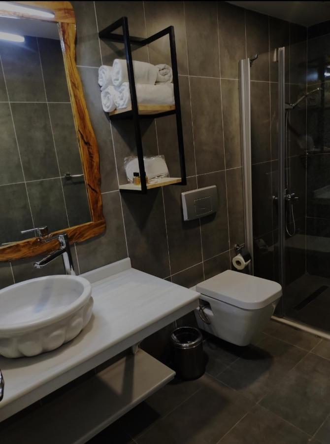 Jakaranda Hotel Istanbul Bagian luar foto