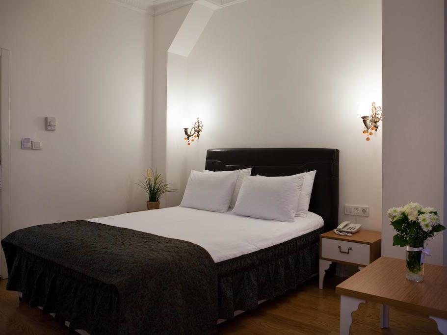 Jakaranda Hotel Istanbul Bagian luar foto
