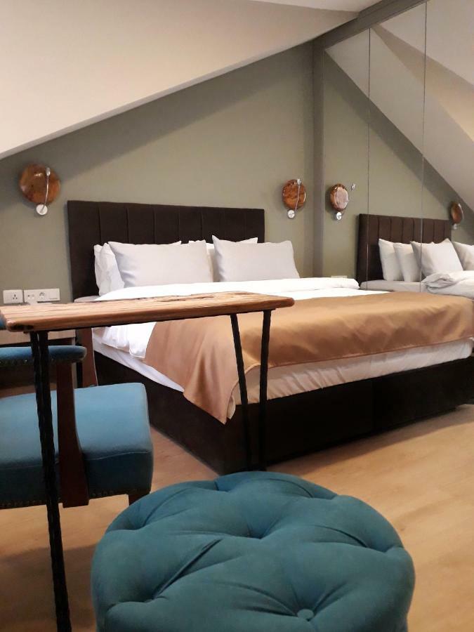 Jakaranda Hotel Istanbul Bagian luar foto
