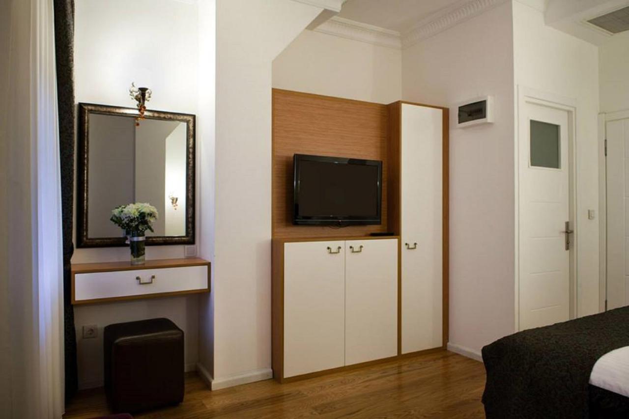 Jakaranda Hotel Istanbul Bagian luar foto