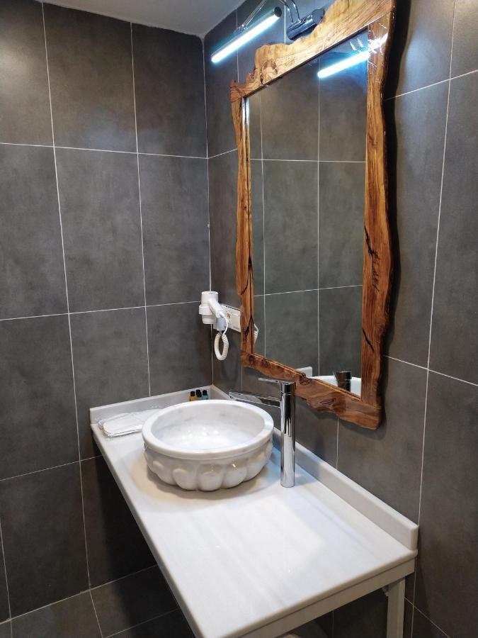 Jakaranda Hotel Istanbul Bagian luar foto